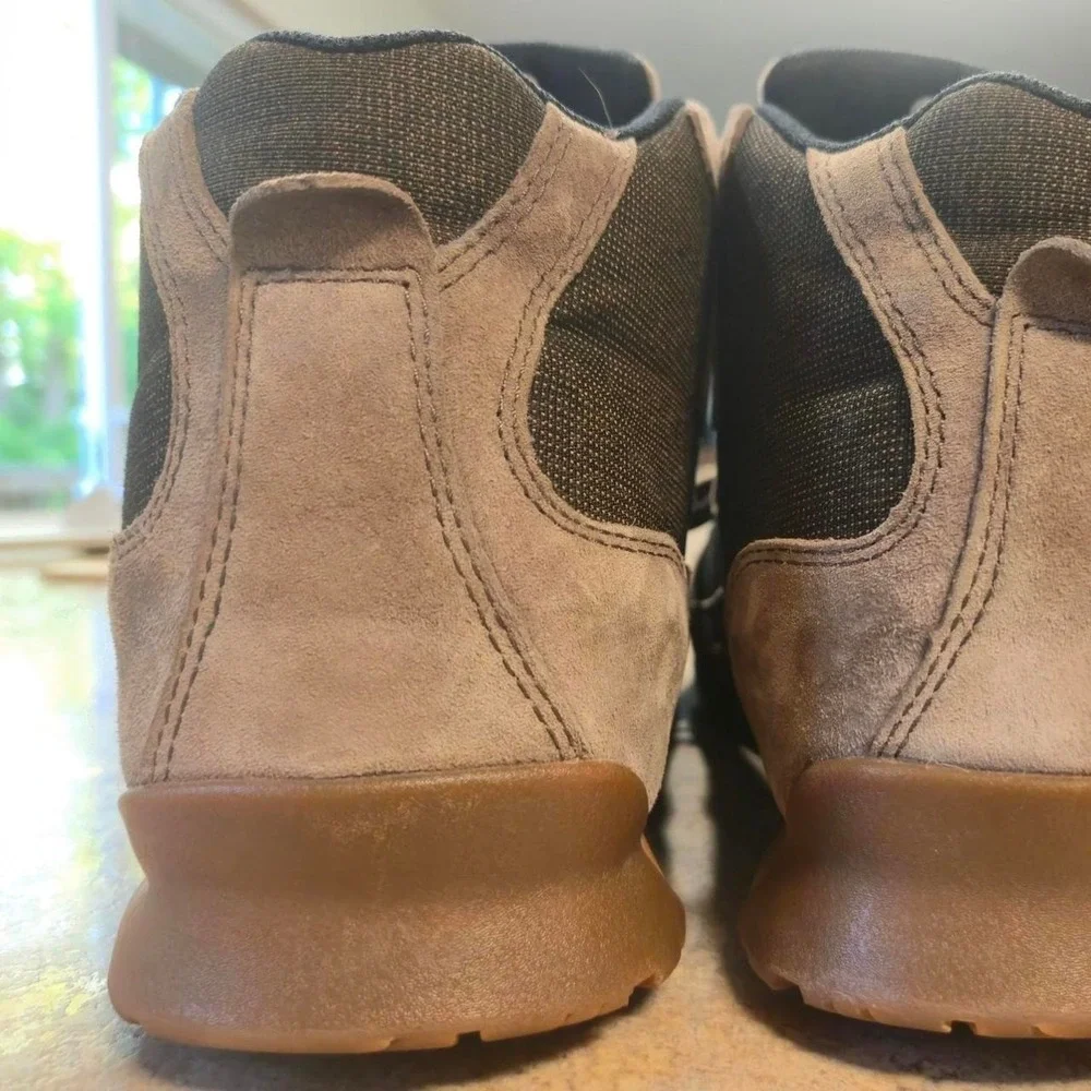 Danner Hiking Boots Men's Size 13 Waterproof Trail Hiking Rugged Leather EUC